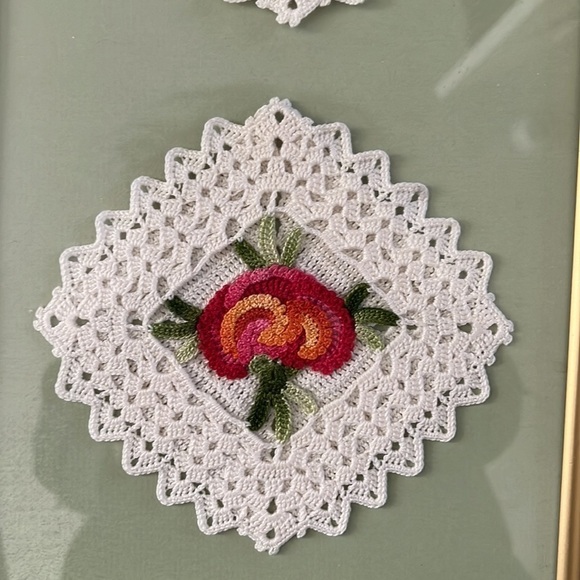 Vintage Professionally Framed Crochet Doilies Shabby Chic - Picture 7 of 11
